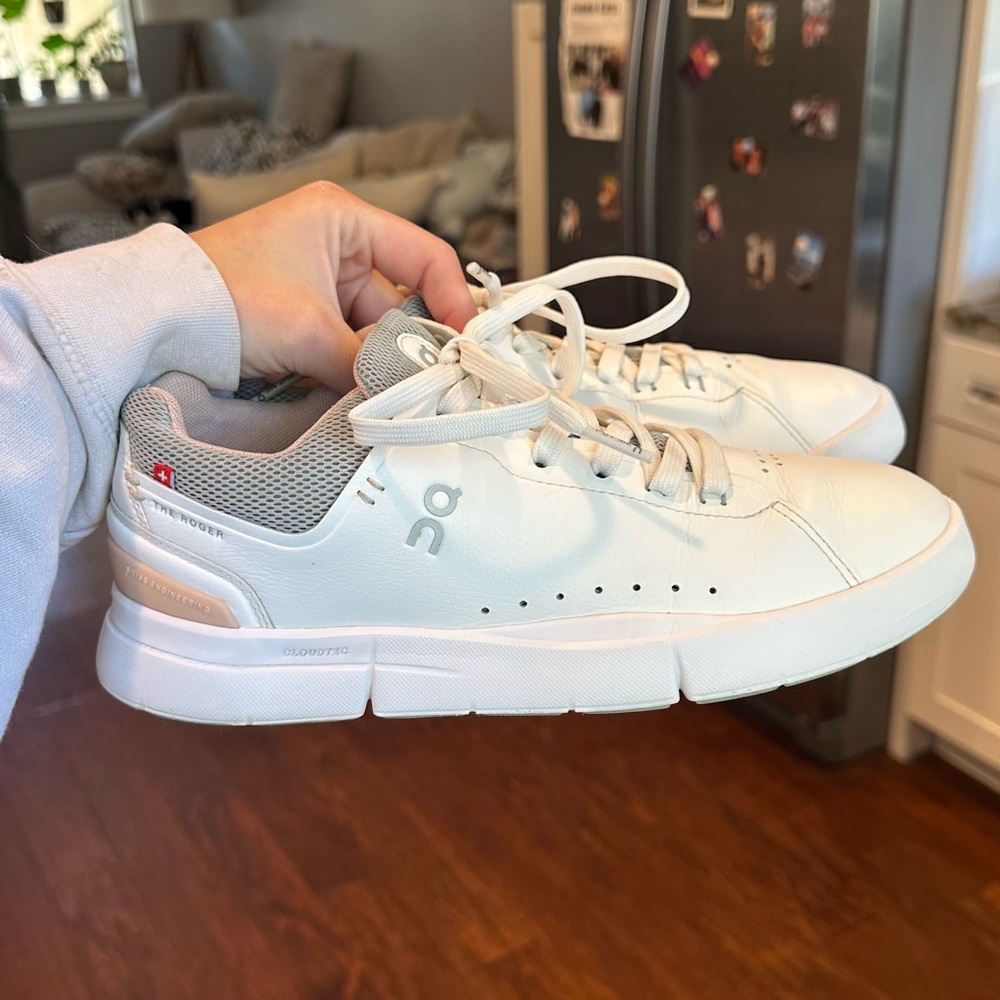 On Cloud The Roger Sneaker